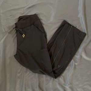 Jaanuu scrub pants